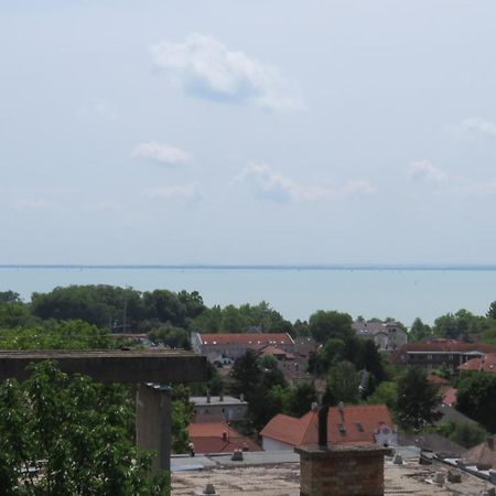 Prima Porta Vendeghaz Hotel Balatonalmádi Buitenkant foto