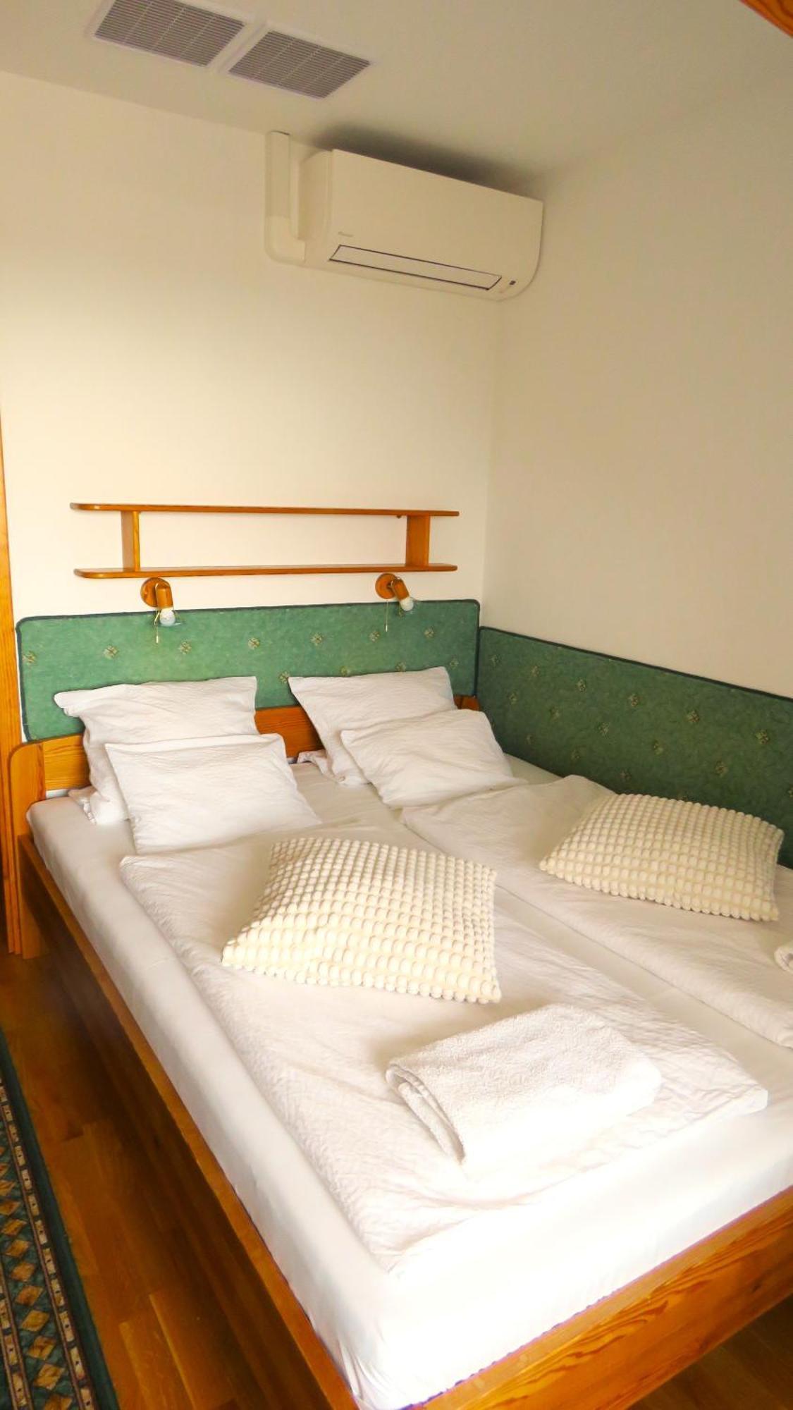Prima Porta Vendeghaz Hotel Balatonalmádi Buitenkant foto
