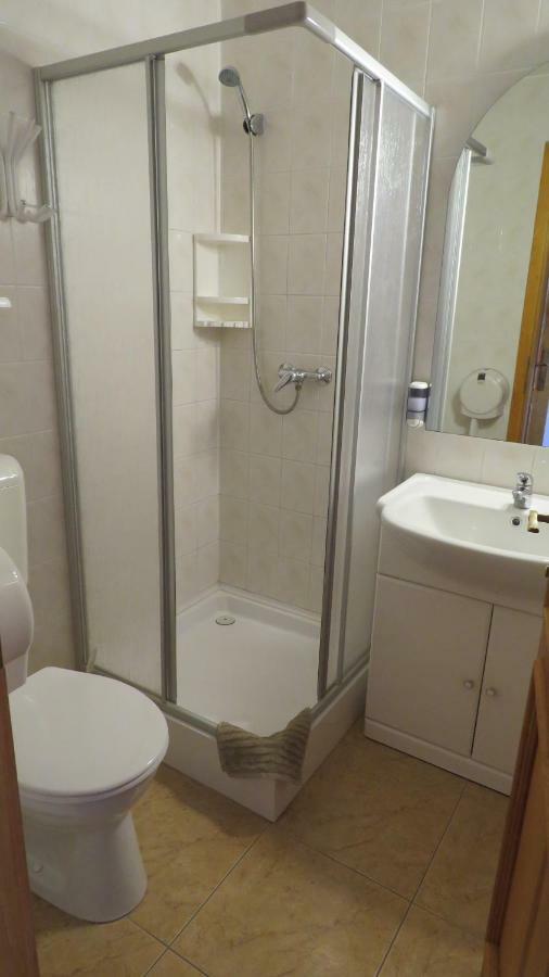Prima Porta Vendeghaz Hotel Balatonalmádi Buitenkant foto