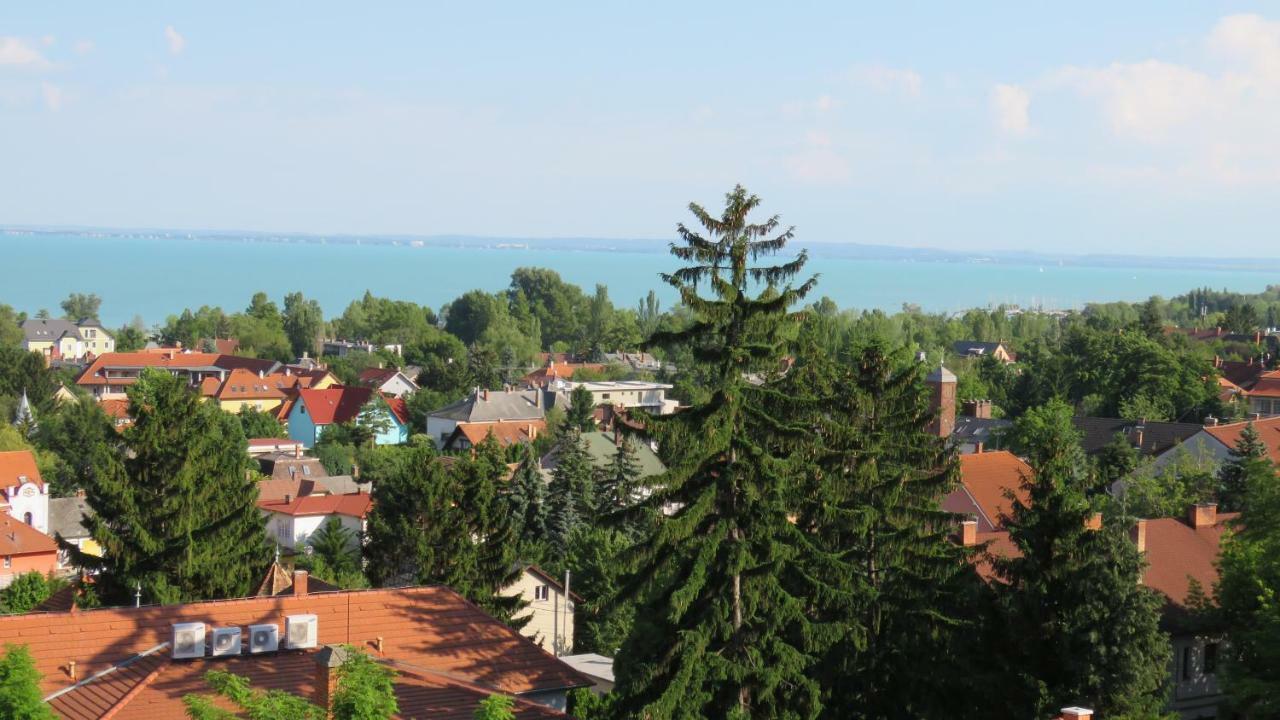 Prima Porta Vendeghaz Hotel Balatonalmádi Buitenkant foto