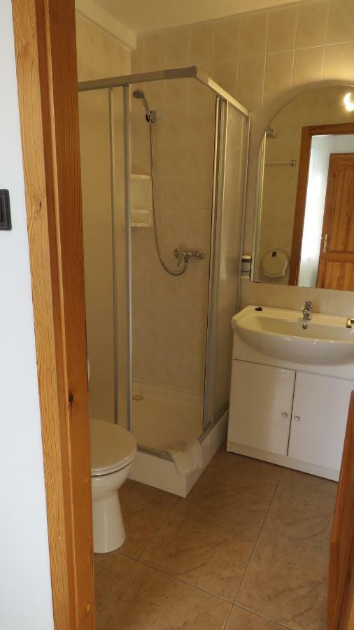 Prima Porta Vendeghaz Hotel Balatonalmádi Buitenkant foto